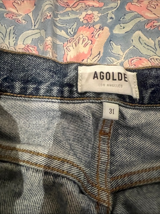 Agolde Denim - Agolde medium Wash RILEY Blue Denim Jeans size 31. Worn twice.